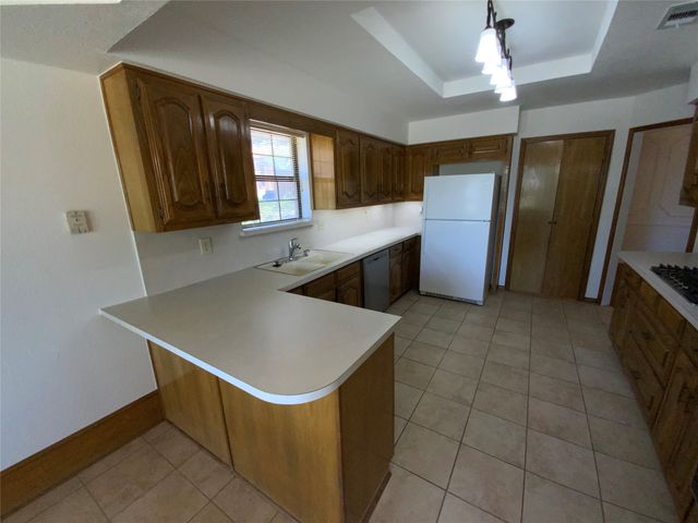 131 Honey Tree Lane, Desoto, TX 75115