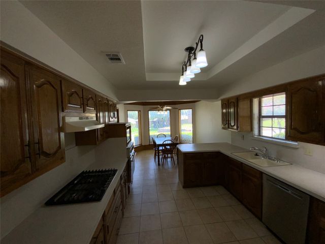 131 Honey Tree Lane, Desoto, TX 75115