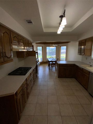 131 Honey Tree Lane, Desoto, TX 75115