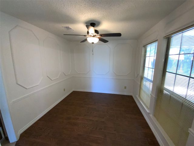 131 Honey Tree Lane, Desoto, TX 75115