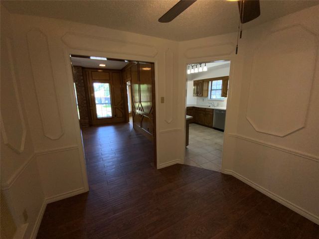 131 Honey Tree Lane, Desoto, TX 75115