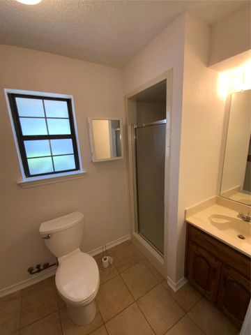 131 Honey Tree Lane, Desoto, TX 75115