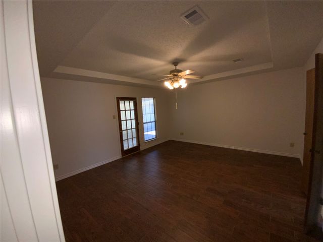 131 Honey Tree Lane, Desoto, TX 75115