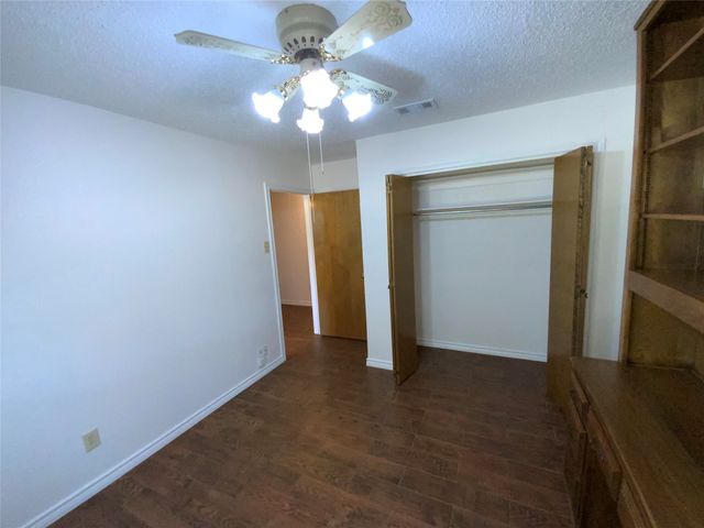 131 Honey Tree Lane, Desoto, TX 75115