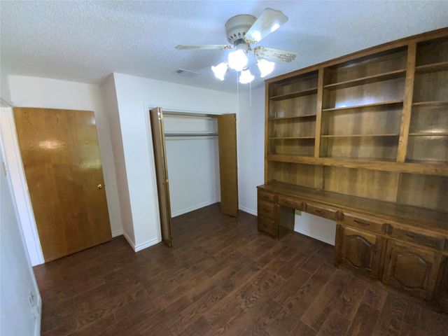 131 Honey Tree Lane, Desoto, TX 75115