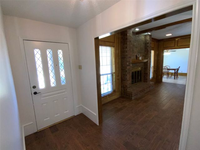 131 Honey Tree Lane, Desoto, TX 75115