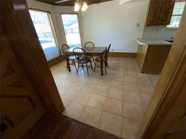 131 Honey Tree Lane, Desoto, TX 75115