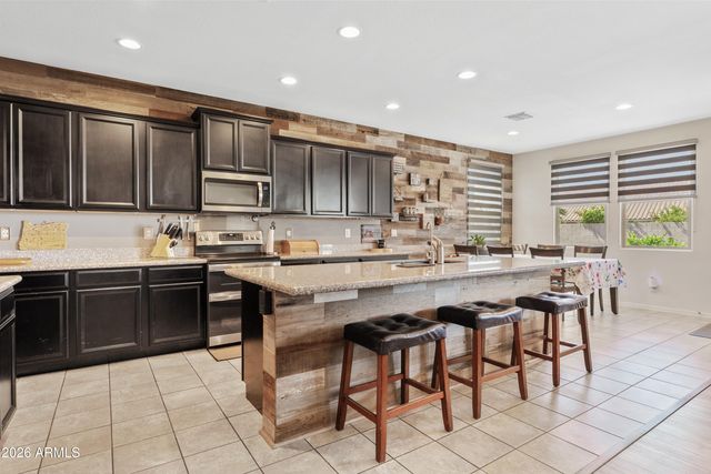 2074 W RAINS Way, San Tan Valley, AZ 85144