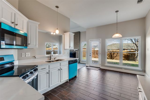 670 Honeysuckle Lane, Cedar Hill, TX 75104