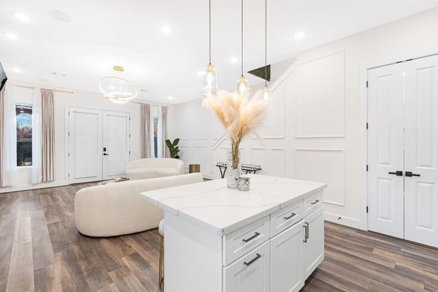 907 Pollard Street B, Houston, TX 77020