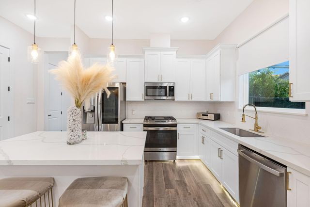 907 Pollard Street B, Houston, TX 77020