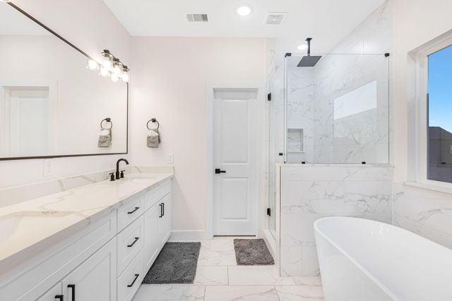 907 Pollard Street B, Houston, TX 77020