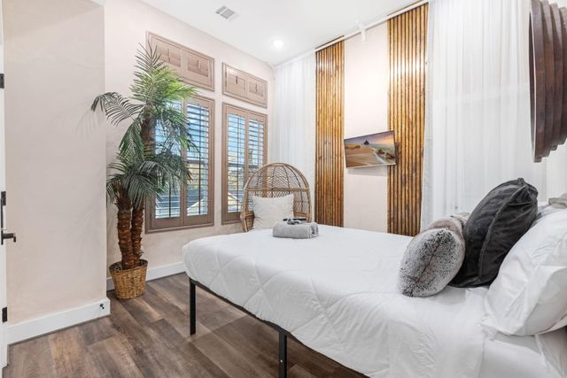 907 Pollard Street B, Houston, TX 77020