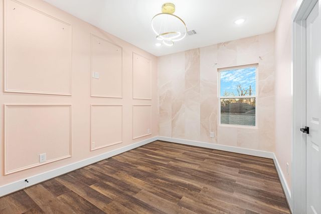 907 Pollard Street B, Houston, TX 77020