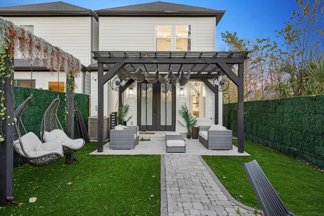 907 Pollard Street B, Houston, TX 77020