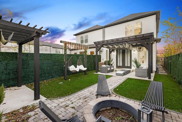 907 Pollard Street B, Houston, TX 77020