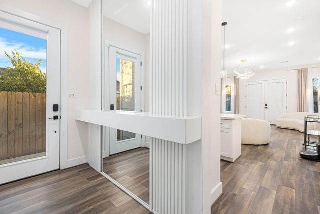 907 Pollard Street B, Houston, TX 77020