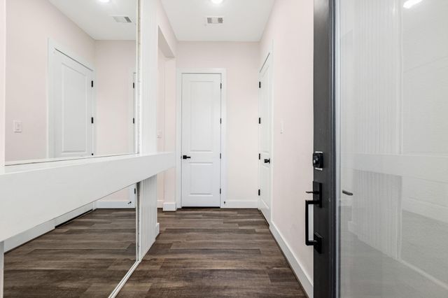 907 Pollard Street B, Houston, TX 77020