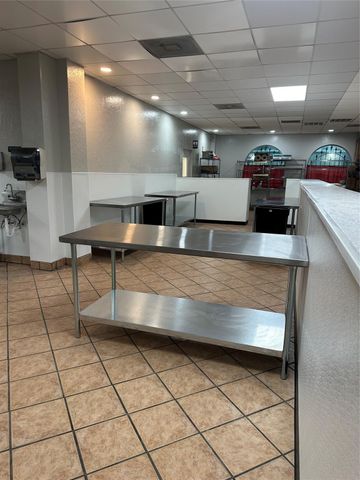 7820 Fulton Street, Houston, TX 77022