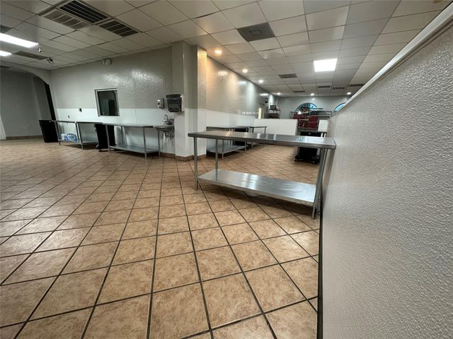 7820 Fulton Street, Houston, TX 77022