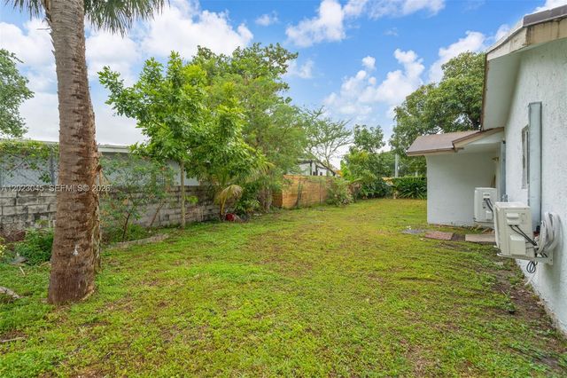 645 NW 15th Ave 1-4, Fort Lauderdale, FL 33311