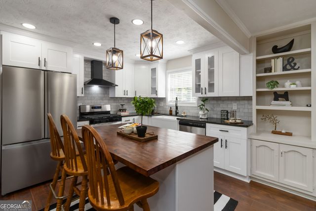 145 Huntcliff Court, Fayetteville, GA 30214