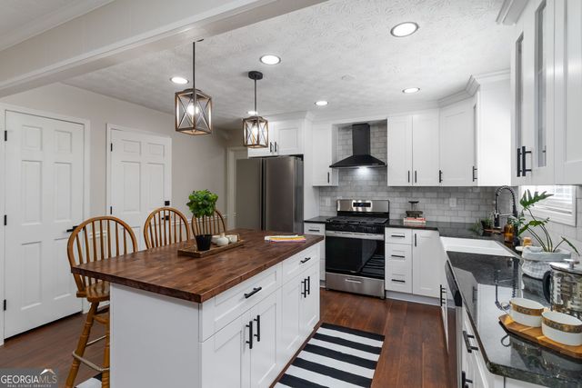 145 Huntcliff Court, Fayetteville, GA 30214