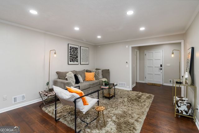 145 Huntcliff Court, Fayetteville, GA 30214