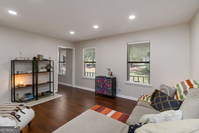 145 Huntcliff Court, Fayetteville, GA 30214