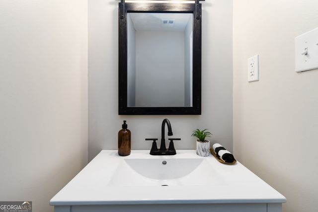 145 Huntcliff Court, Fayetteville, GA 30214