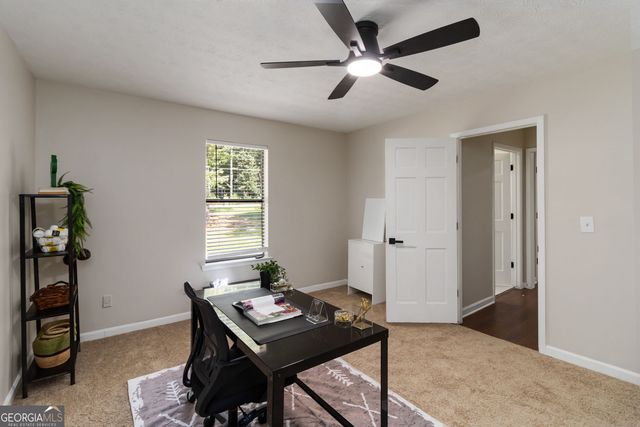 145 Huntcliff Court, Fayetteville, GA 30214