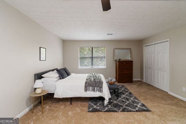 145 Huntcliff Court, Fayetteville, GA 30214