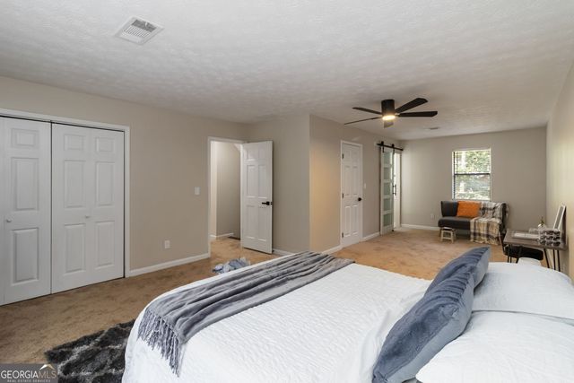 145 Huntcliff Court, Fayetteville, GA 30214