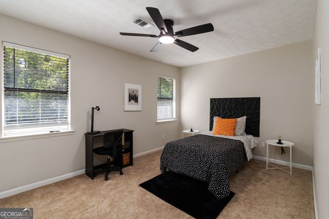 145 Huntcliff Court, Fayetteville, GA 30214