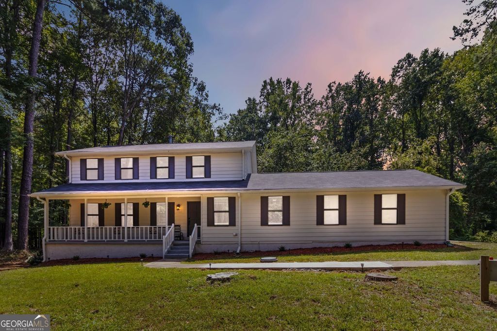 145 Huntcliff Court, Fayetteville, GA 30214