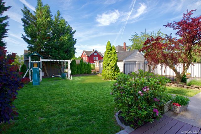 444 Lakeview Avenue, Rockville Centre, NY 11570