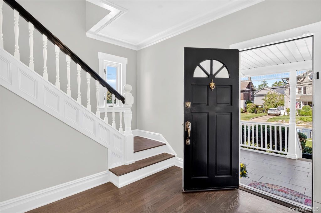 444 Lakeview Avenue, Rockville Centre, NY 11570 — photo 3