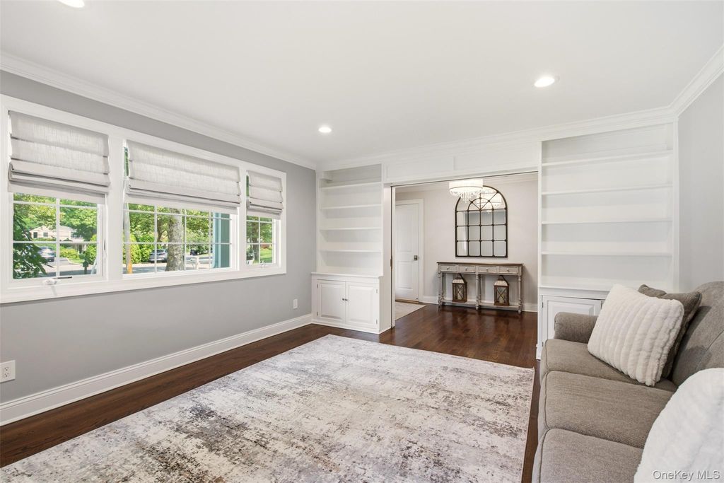 6 Sue Circle, Huntington, NY 11743 — photo 5
