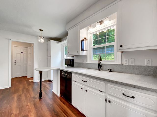480 Bamburg Dr, Clarksville, TN 37040