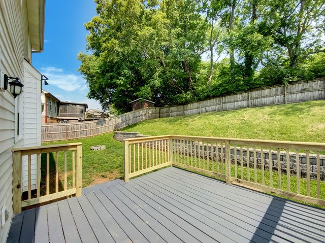 480 Bamburg Dr, Clarksville, TN 37040