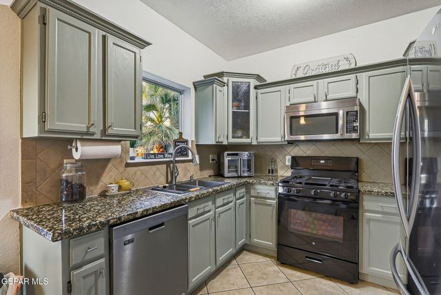 14329 DESERT SAGE Drive, Horizon City, TX 79928