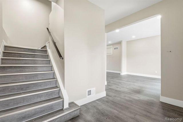 3280 Lothrop Street, Detroit, MI 48206