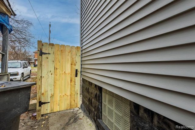 3280 Lothrop Street, Detroit, MI 48206