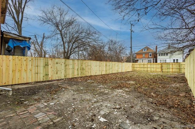 3280 Lothrop Street, Detroit, MI 48206