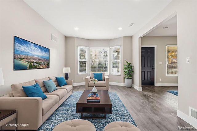 3280 Lothrop Street, Detroit, MI 48206