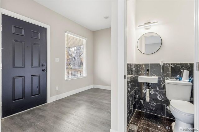 3280 Lothrop Street, Detroit, MI 48206