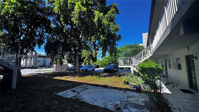 1522 NE 34th Court 4, Oakland Park, FL 33334