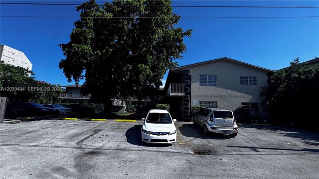 1522 NE 34th Court 4, Oakland Park, FL 33334