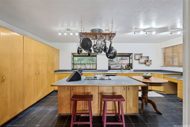 2168 Round Top Drive, Honolulu, HI 96822