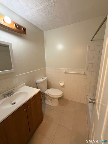 153 Bull Hill Lane 105, West Haven, CT 06516